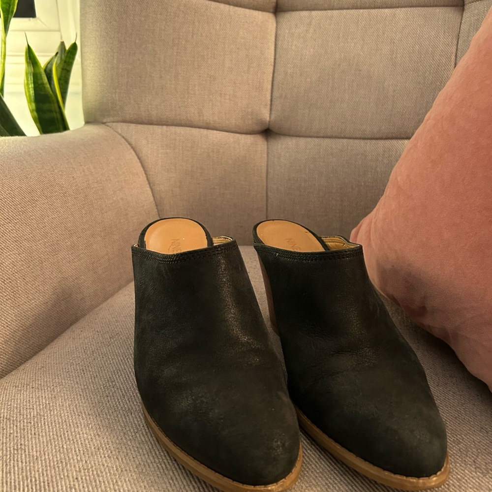 Nine West Black Leather Mules